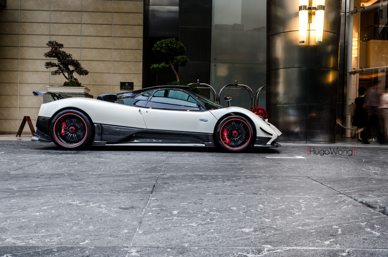 Illustration for article titled The Pagani Zonda Cinque Is the Best Wedding Car Ever